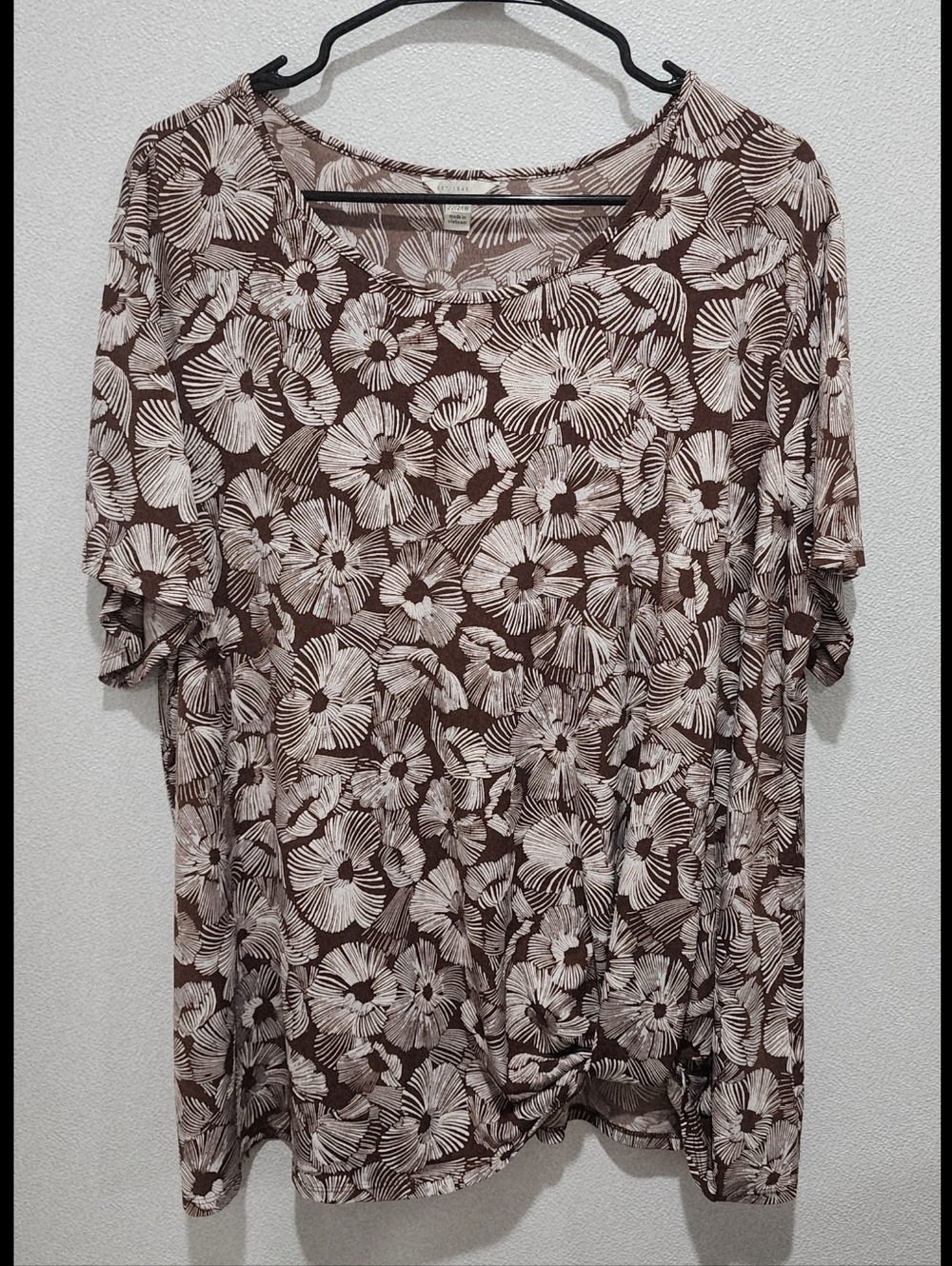 EST 1946 Top 22/24W Short Sleeve Textured Brown Floral Print